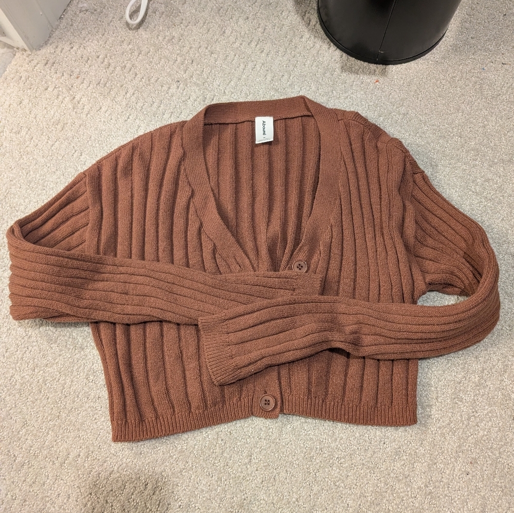 Crop cable knit sweater